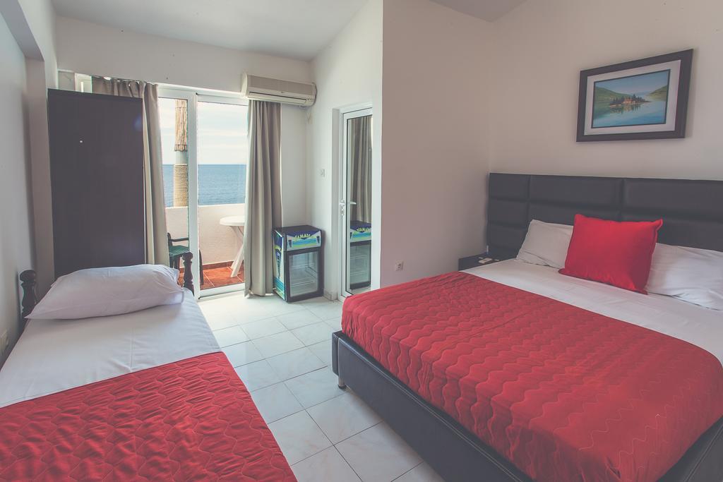 David Apartments And Rooms Dobra Voda Exterior photo
