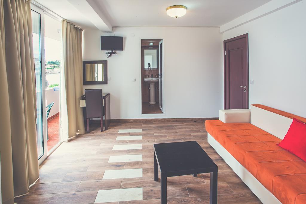 David Apartments And Rooms Dobra Voda Exterior photo